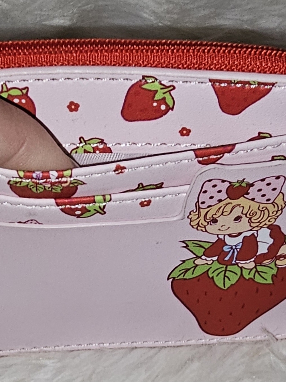 Strawberry Shortcake Card Holder - Picture 5 of 7